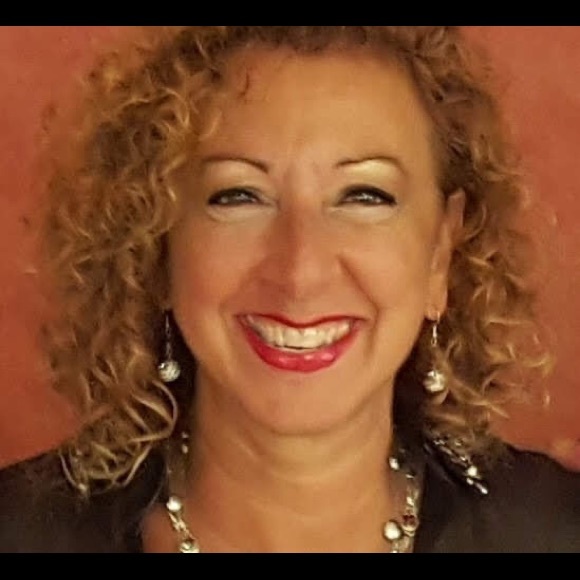 Meet the Posher Other - Meet your Posher, Connie